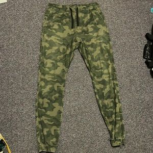 The ZANEROBE Sureshot Jogger in Dark Camo - size 32